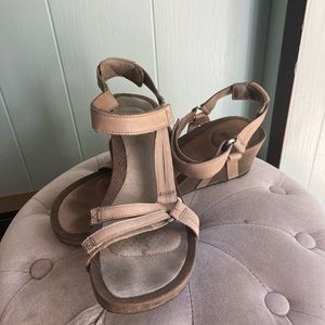 Teva Ysidro Universal Wedge Sandals Tan Size 11